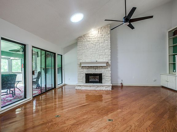 3rd image of 9605 Orchard Hill Cir