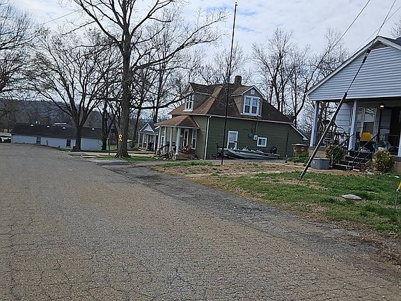 4th image of 802 Marshall St