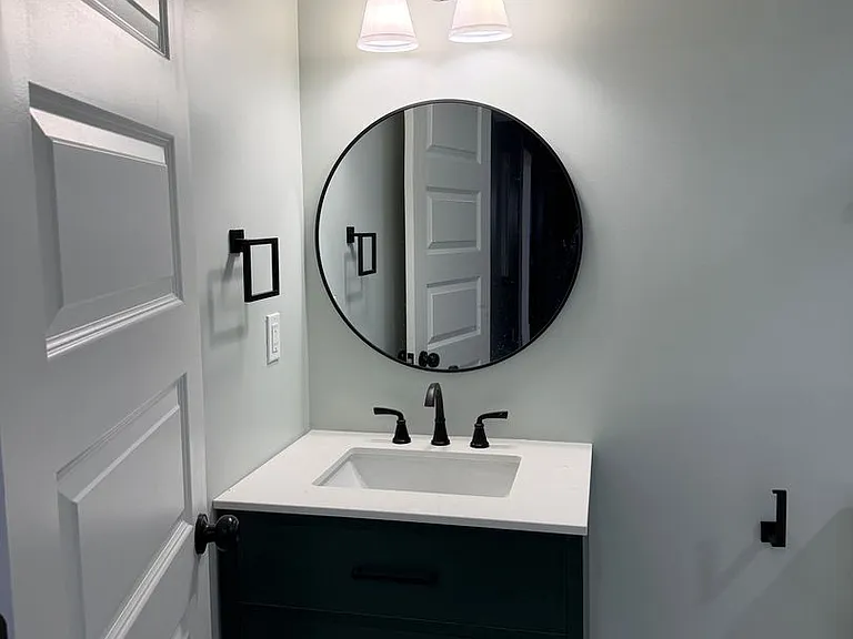 1108 N Main St — Photo 11