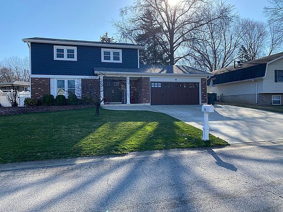 3rd image of 32 Pilot Hill Dr