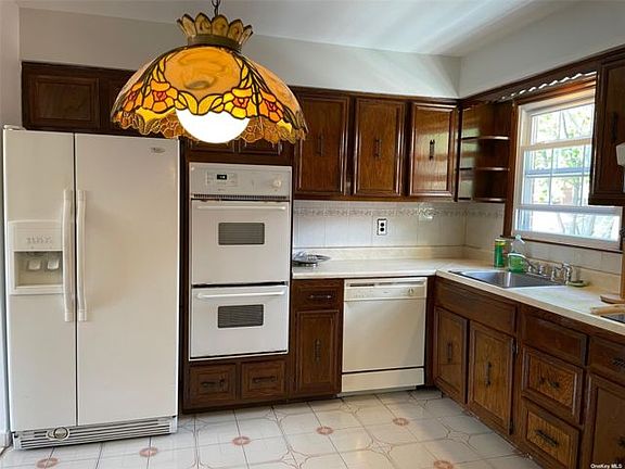 5th image of 40-42 195th St #2