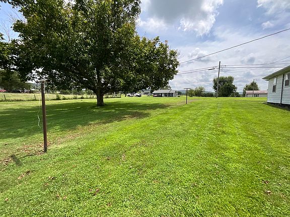 3rd image of 709 Old Highway 90