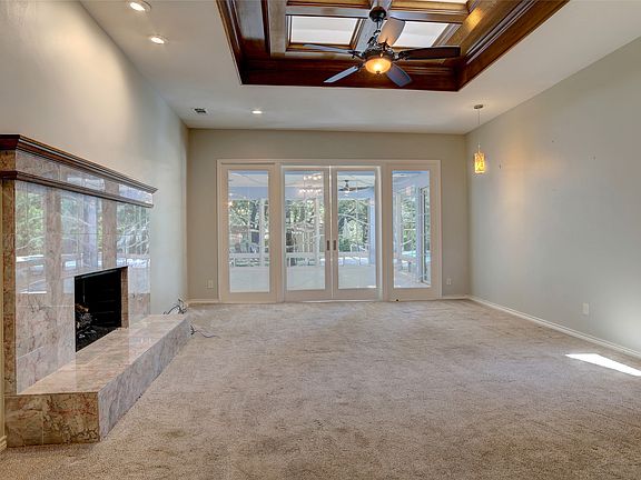 4th image of 920 Raywood Cir