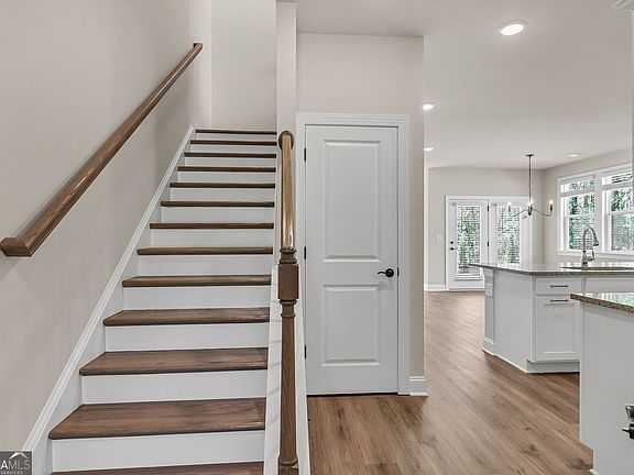 5th image of 2412 Malster Ln