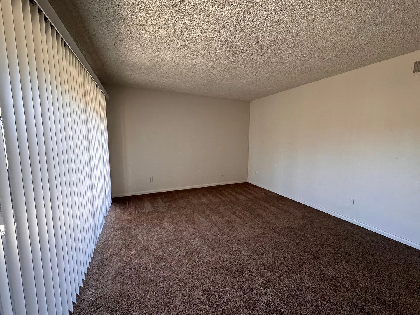 4237 Trevor — Photo 3