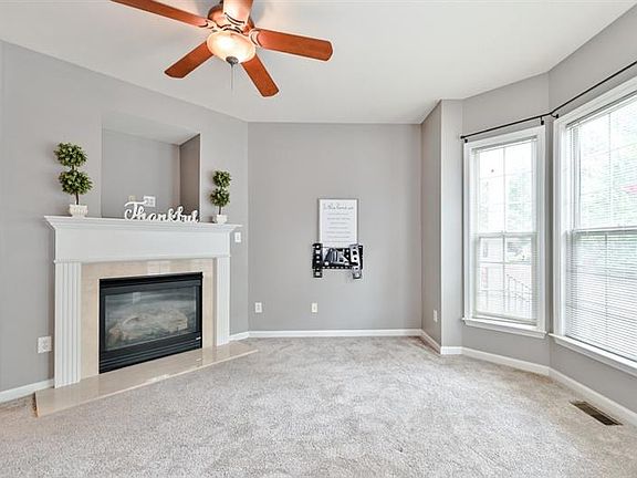 5th image of 1807 Dunrobin Dr SE #33