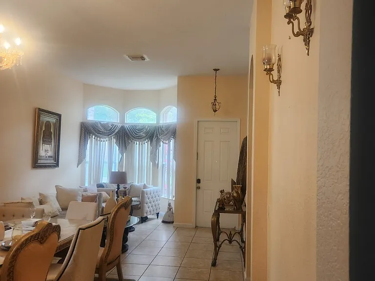 271 Gazetta Way — Photo 3