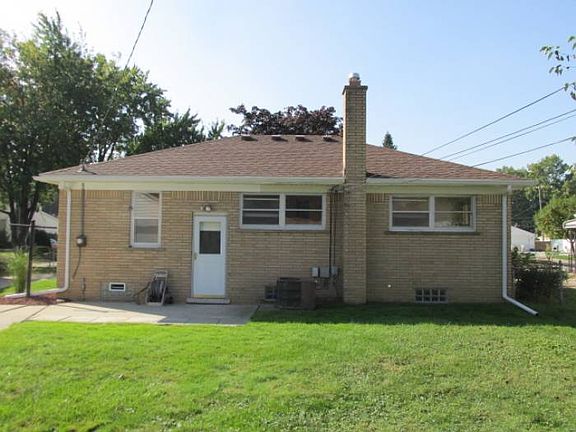 2nd image of 21821 Stephens St