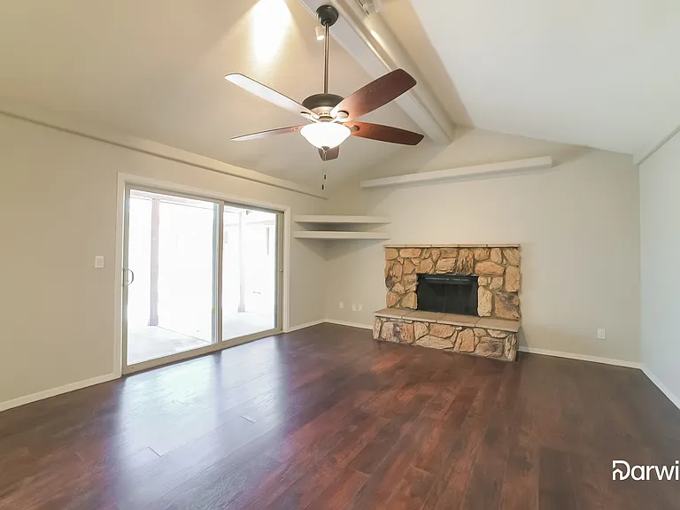 7738 W Jenan Dr — Photo 7