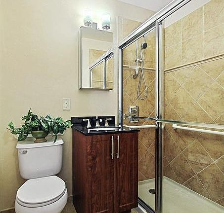 2nd image of 333 W 86th St APT 602A