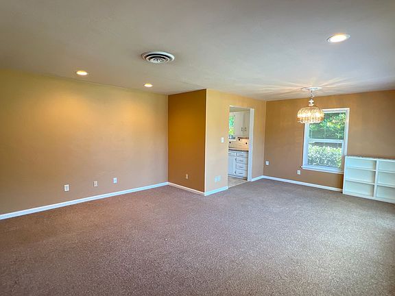 2nd image of 2629 Alder St
