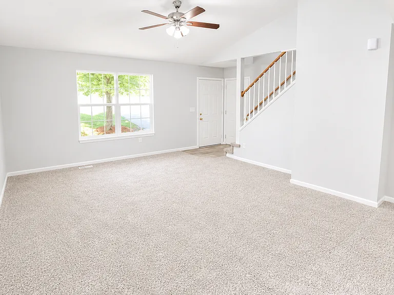 5318 Godas Cir — Photo 4