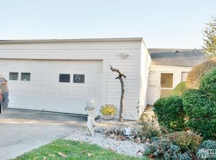 81 Banyan Plz #C, Monroe Township, NJ 08831