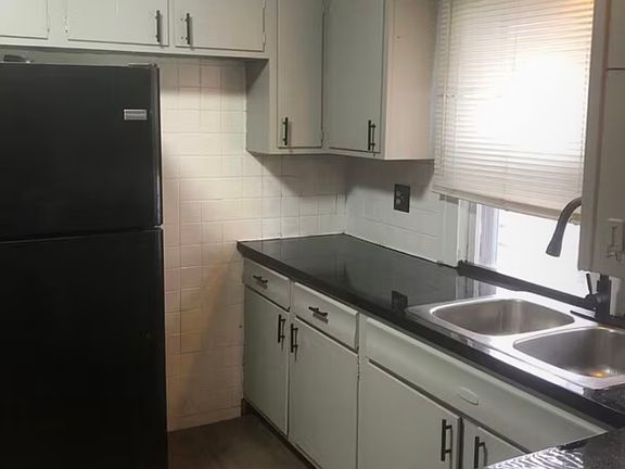 3rd image of 12113 Craven Ave