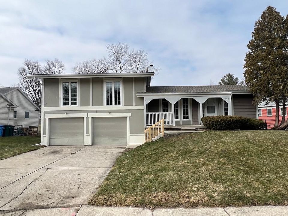 1st image of 2910 Stoneleigh Dr