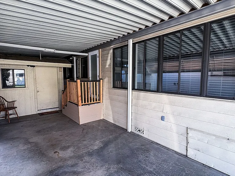 918 Acorn Dr — Photo 9