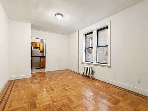 3rd image of 205 W 10th St APT 3E