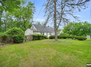 182 Grand Ave, Park Ridge, NJ 07656