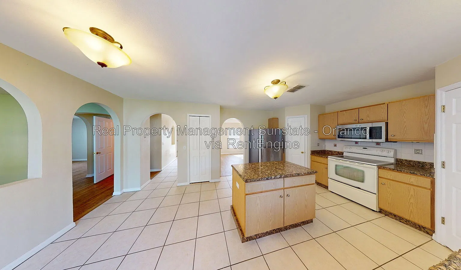 3 bed, 2.5 bath, 2192 sqft, $2,375 — Photo 2
