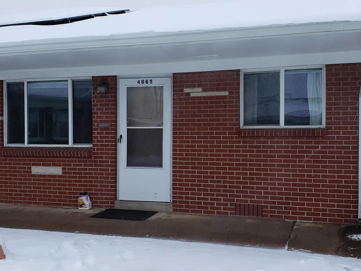 2 bed, 850 sqft, $1,400 — Photo 1