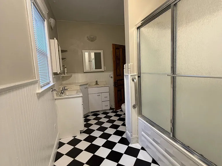610 N Sycamore St #1 — Photo 33
