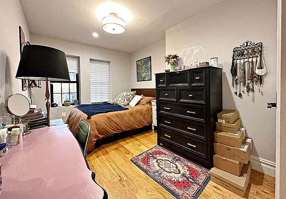 Rented by Compass | media 7