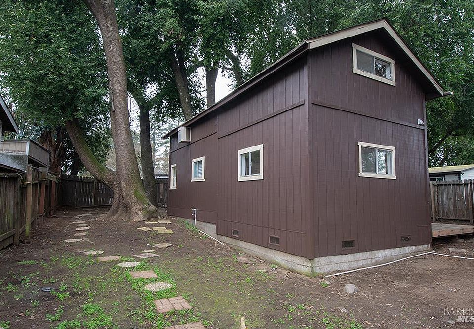 1st image of 18089 Riverside Drive