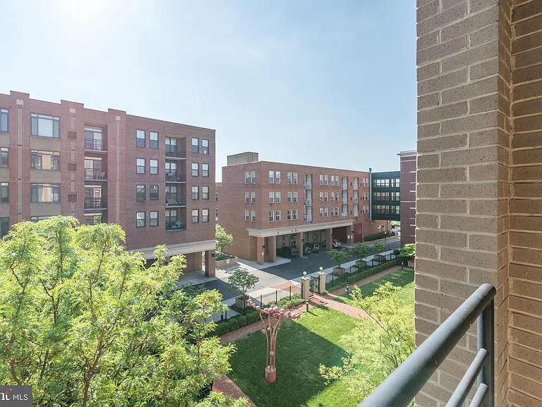 525 N Fayette St #420 — Photo 22