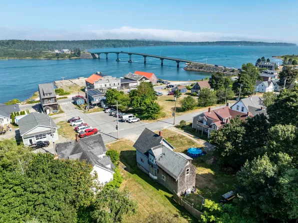 27 Pleasant Street, Lubec, ME 04652