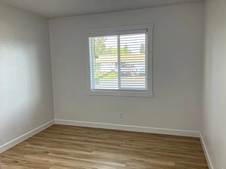 1794 Rialto Ave S — Photo 14