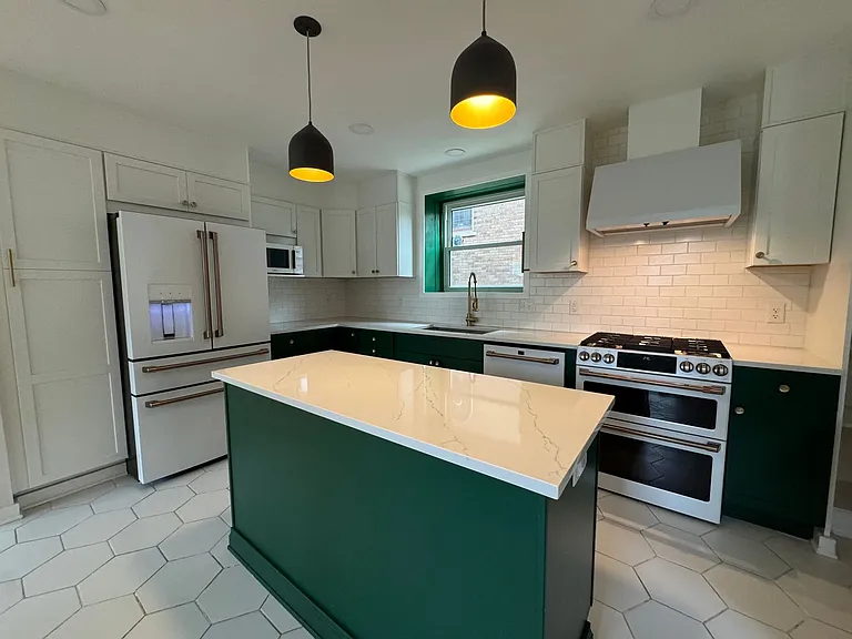 2201 W Gordon St — Photo 18