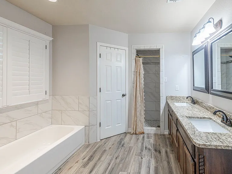 4715 Bishops Castle Dr — Photo 30