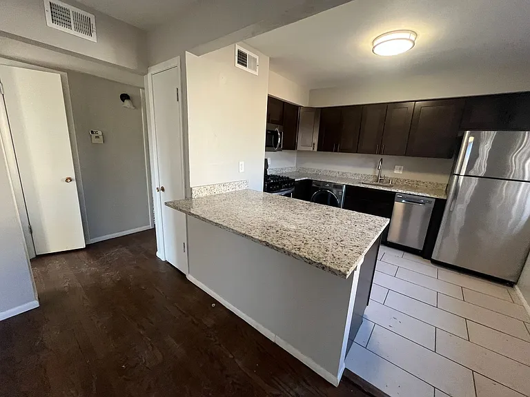 2492 N Murray Ave — Photo 1