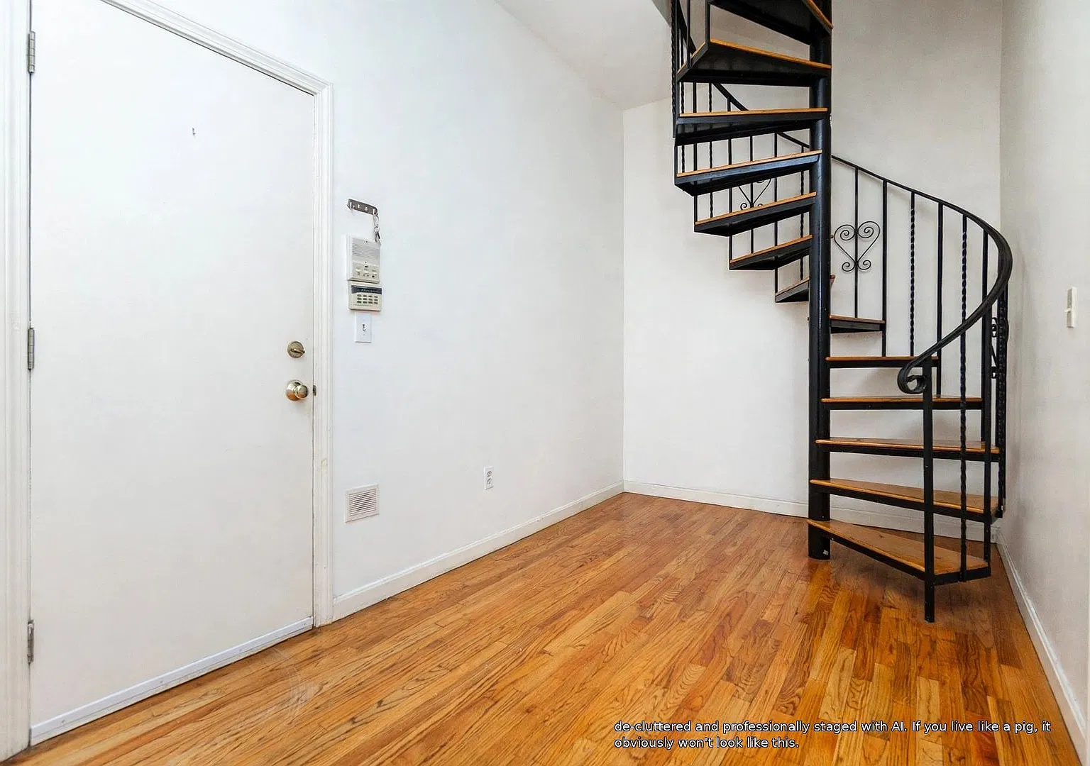 Fenway Duplex Near BU Campus! Spiral Staircase, Ht & HW Included! NO FEE! — Photo 4