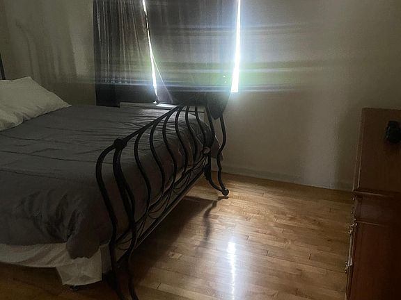 3rd image of 420 E Portage Ave APT 2
