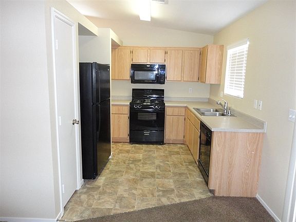 5th image of 3004 Fern Crest Ave