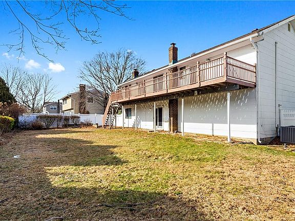 5th image of 8 Bridle Ln