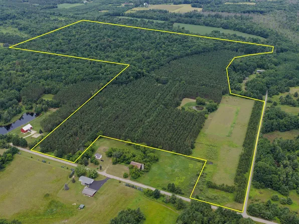 Boelter Rd, Iola, WI 54945