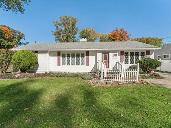 28538 N Park Dr, North Olmsted, OH 44070