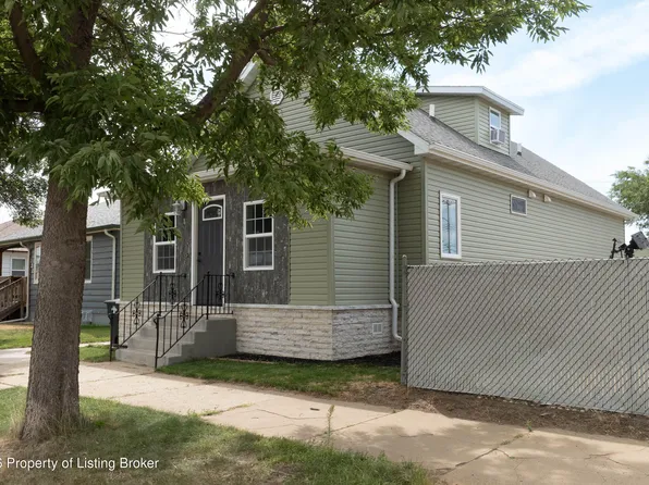 114 E Broadway St, Dickinson, ND 58601