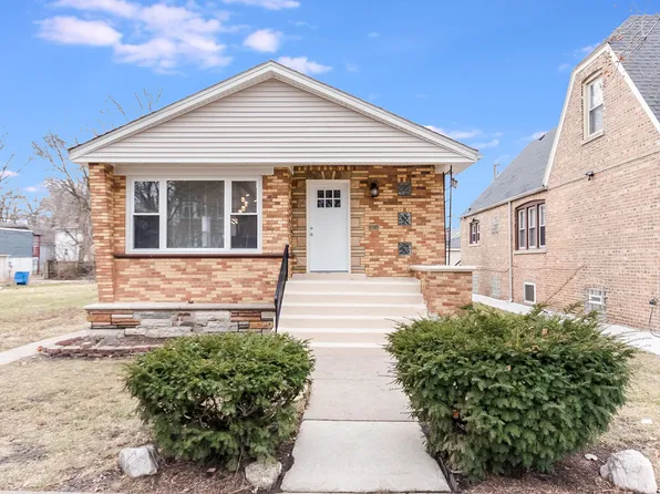 8034 S Marquette Ave, Chicago, IL 60617