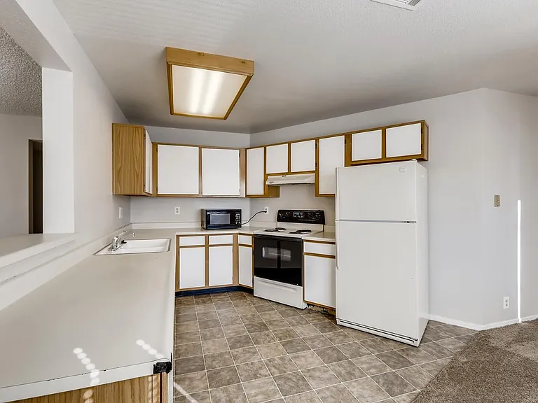 5171 Pioneer Ave #202 — Photo 9