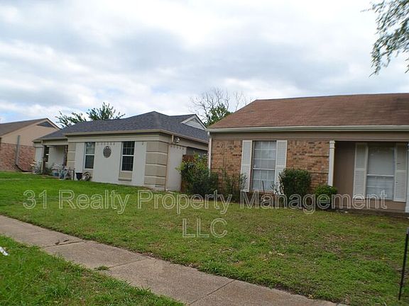 2nd image of 1520 Pebblewood Dr