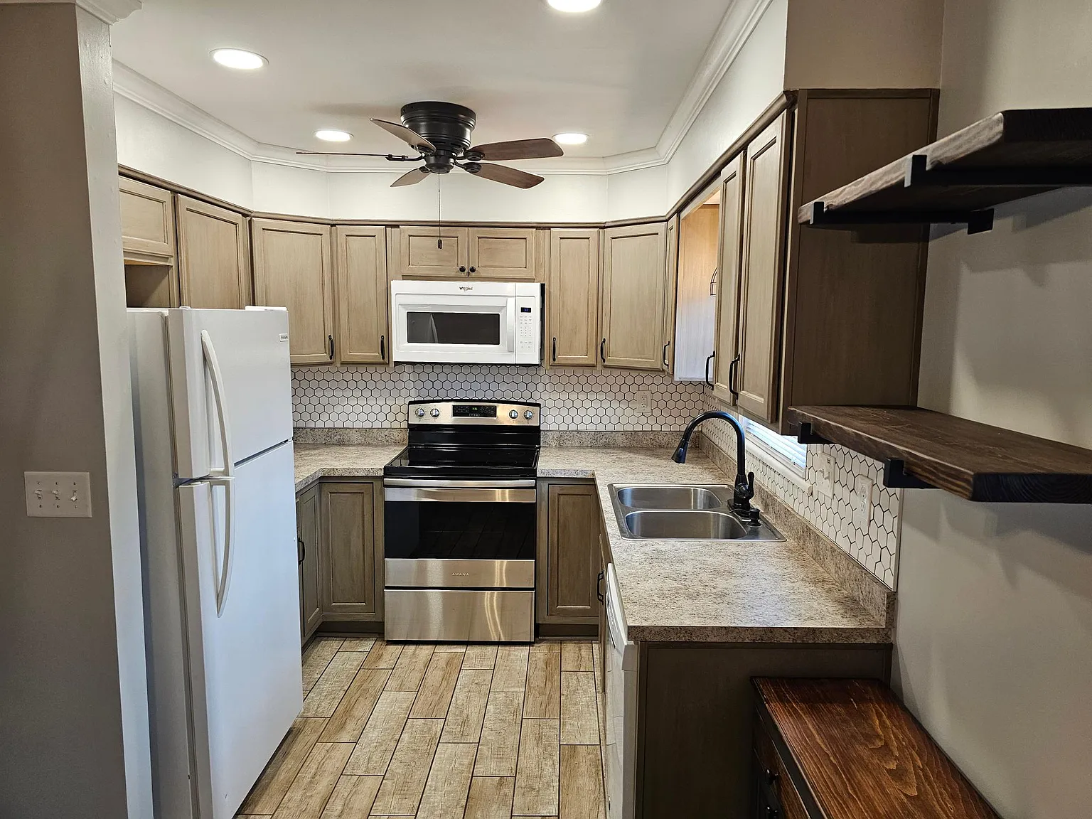 2 bed, 1.5 bath, 960 sqft, $1,750 — Photo 4