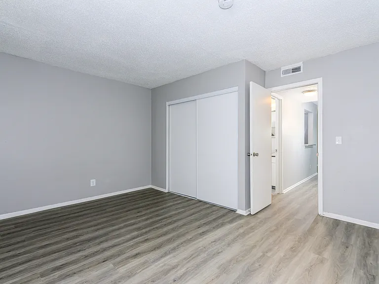 4405 NW Dmons Dr — Photo 5