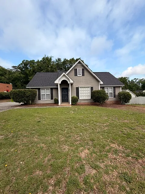 3 bed, 1350 sqft, $1,695 — Photo 2