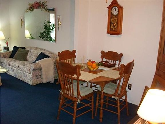 5th image of 27061 Oakmead Dr