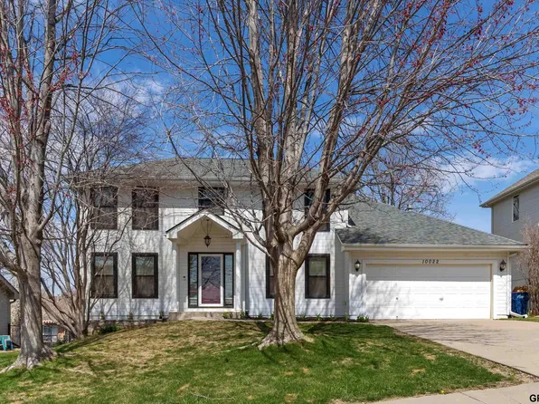 10022 Durkop St, La Vista, NE 68128