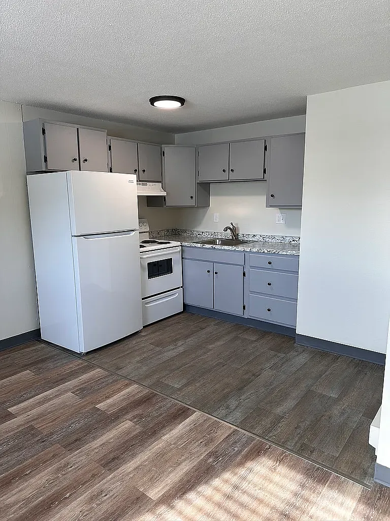 Building Photo - 50 Simard Dr