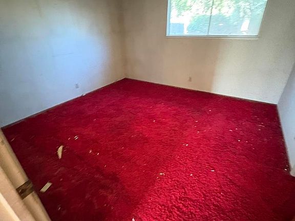 5th image of 218 Bryan Ave